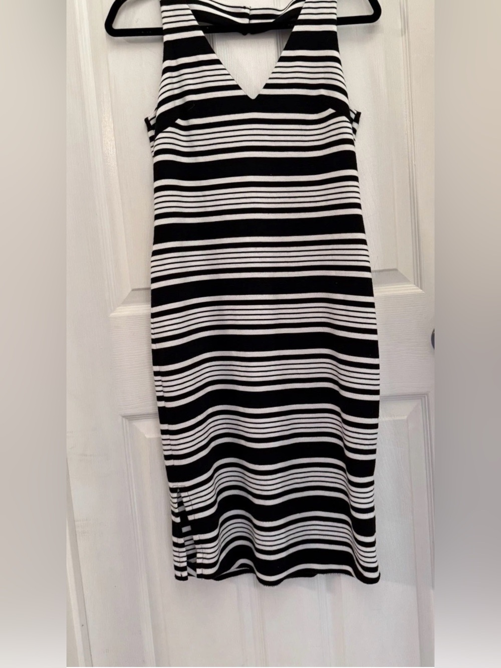 Betsey Johnson Black & White Striped Women's Midi Dress size 4 zipper closure
